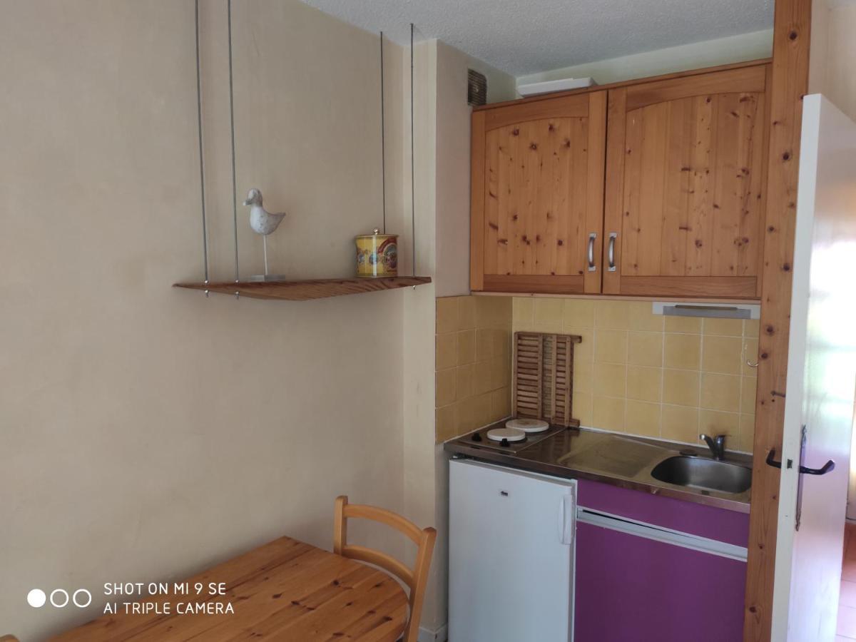 AGRÉABLE STUDIO cabine PROCHE MER La Londe-les-Maures Esterno foto